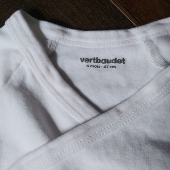 Bundle of 4 Onesies with matching bottoms - Picture 4 of 8